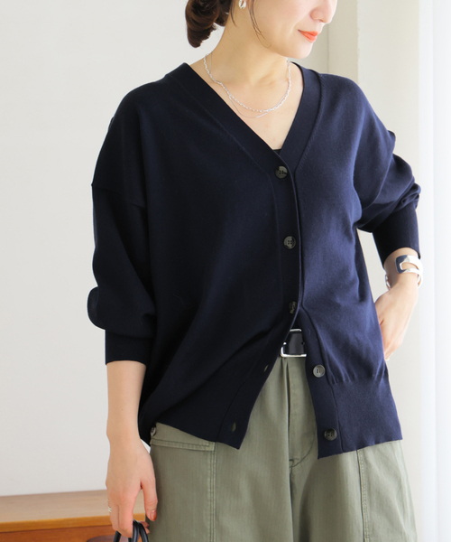 JOURNAL STANDARD(ジャーナルスタンダード)の「WASHABLE COMF Vネックカーディガン(カーディガン/ボレロ・レディース・ネイビー/ベージュ/ブラウン・FREE)」の10枚目の写真