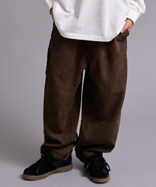 PAIRMANON STREET(ペアマノンストリート)の「【90-160cm】コーデュロイ ワイドカーブパンツ【PAIRMANON STREET】(その他パンツ・キッズ・ブラック/パープル/ブラウン/グレー系その他・120/90/130/140/110/150/100/160)」の1枚目の写真