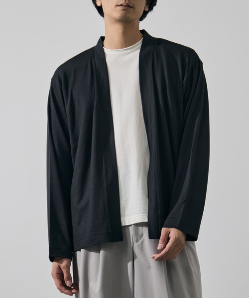 WRAPINKNOT(ラッピンノット)の「【WRAPINKNOT/ラッピンノット】Button-less Cardigan(カーディガン/ボレロ・メンズ・ダークグレー/ブラック・3/2)」の1枚目の写真