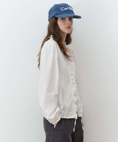 ROLAROLA(ロラロラ)の「LOOSE FIT FRILL BLOUSE WHITE(シャツ/ブラウス・レディース・ホワイト・FREE)」の2枚目の写真