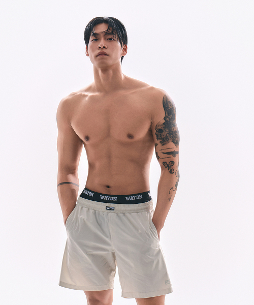WAYDN（ウェイドゥン）の「[ALI] ザ・グレイテスト プリントハーフパンツ ベージュ（その他パンツ・メンズ・その他・MEDIUM/LARGE/X-LARGE/XX-LARGE）」の4枚目の写真