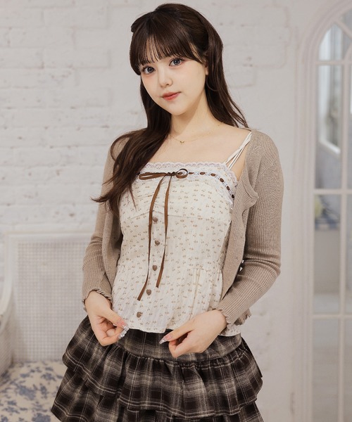 Anely(アネリー)の「【2点セット】ハートボタン小花柄キャミソール×リブカーディガン(その他トップス・レディース・ブラウン/ベージュ/レッド/ブルー・FREE)」の3枚目の写真
