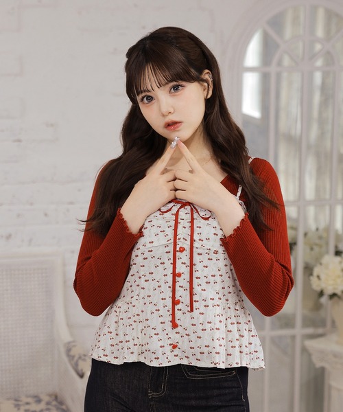 Anely(アネリー)の「【2点セット】ハートボタン小花柄キャミソール×リブカーディガン(その他トップス・レディース・ブラウン/ベージュ/レッド/ブルー・FREE)」の10枚目の写真