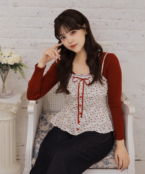 Anely(アネリー)の「【2点セット】ハートボタン小花柄キャミソール×リブカーディガン(その他トップス・レディース・ブラウン/ベージュ/レッド/ブルー・FREE)」の6枚目の写真