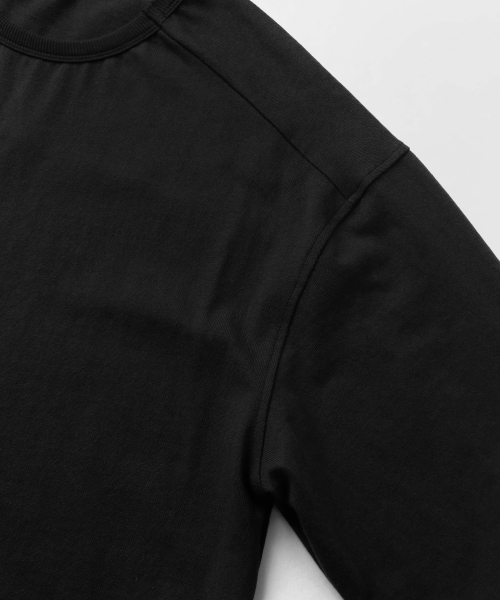 INDUST(インダスト)の「カットオフロングスリーブTシャツ(ブラック)(Tシャツ/カットソー・レディース・ブラック・1(S)/2(M)/3(L))」の3枚目の写真