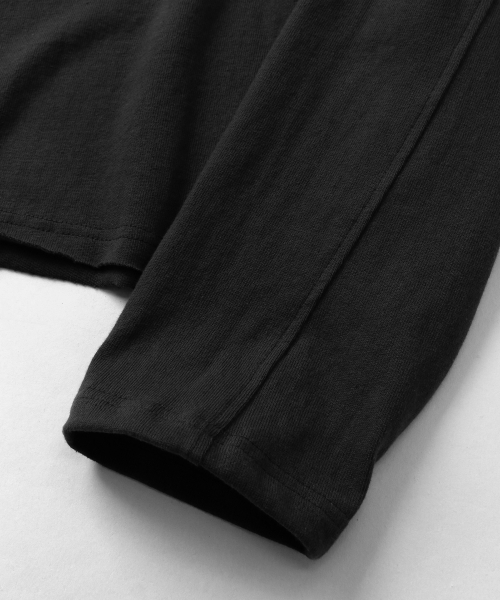 INDUST(インダスト)の「カットオフロングスリーブTシャツ(ブラック)(Tシャツ/カットソー・レディース・ブラック・1(S)/2(M)/3(L))」の4枚目の写真