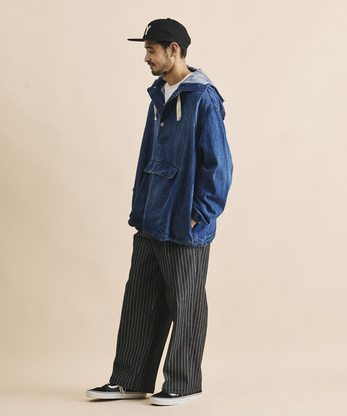 FREAK'S STORE(フリークスストア)の「ワイドストレートシルエット 1タック ストライプ スラックス(スラックス・メンズ・ネイビー/ブラック・LARGE/MEDIUM/SMALL)」の3枚目の写真