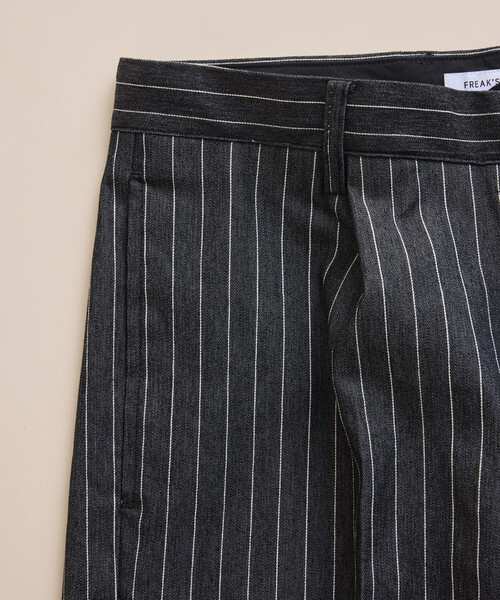 FREAK'S STORE(フリークスストア)の「ワイドストレートシルエット 1タック ストライプ スラックス(スラックス・メンズ・ネイビー/ブラック・LARGE/MEDIUM/SMALL)」の7枚目の写真