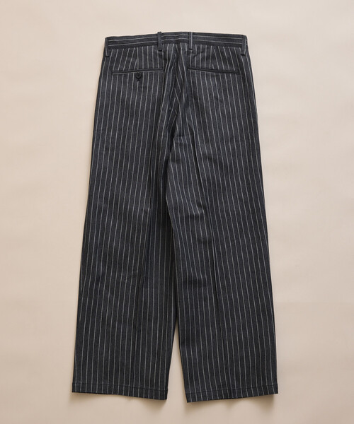 FREAK'S STORE(フリークスストア)の「ワイドストレートシルエット 1タック ストライプ スラックス(スラックス・メンズ・ネイビー/ブラック・LARGE/MEDIUM/SMALL)」の12枚目の写真