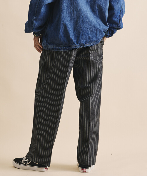 FREAK'S STORE(フリークスストア)の「ワイドストレートシルエット 1タック ストライプ スラックス(スラックス・メンズ・ネイビー/ブラック・LARGE/MEDIUM/SMALL)」の22枚目の写真
