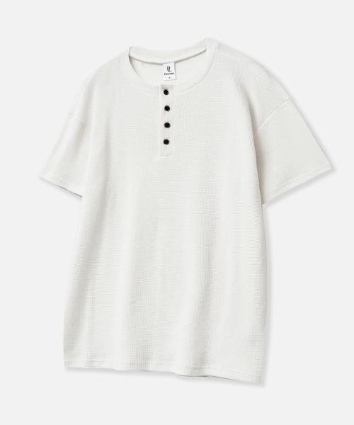 DEVELOVE（デヴローブ）の「ベーシックヘンリーネックワッフル半袖Tシャツ_アイボリー（Tシャツ/カットソー・メンズ・アイボリー・LARGE/MEDIUM/XX-LARGE/X-LARGE）」の4枚目の写真