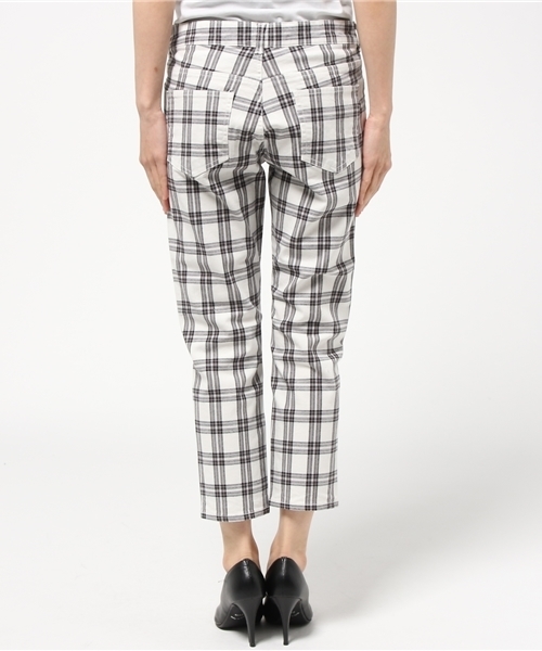 NATURAL BEAUTY BASIC（ナチュラルビューティーベーシック）の「チェックスキニークロップドパンツ（その他パンツ・レディース・ホワイト系その他/ダークネイビー/オフホワイト/ライトホワイト・LARGE/SMALL/X-SMALL/MEDIUM）」の11枚目の写真