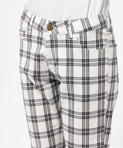 NATURAL BEAUTY BASIC（ナチュラルビューティーベーシック）の「チェックスキニークロップドパンツ（その他パンツ・レディース・ホワイト系その他/ダークネイビー/オフホワイト/ライトホワイト・LARGE/SMALL/X-SMALL/MEDIUM）」の12枚目の写真