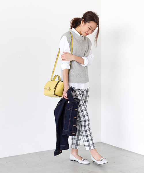 NATURAL BEAUTY BASIC（ナチュラルビューティーベーシック）の「チェックスキニークロップドパンツ（その他パンツ・レディース・ホワイト系その他/ダークネイビー/オフホワイト/ライトホワイト・LARGE/SMALL/X-SMALL/MEDIUM）」の8枚目の写真