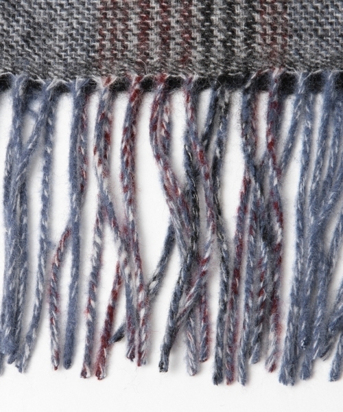 BEAMS（ビームス）の「BEAMS / グレンチェック リバーシブル マフラー 16FW（マフラー・メンズ・ネイビー/ブラウン/チャコールグレー・ONE SIZE）」の4枚目の写真