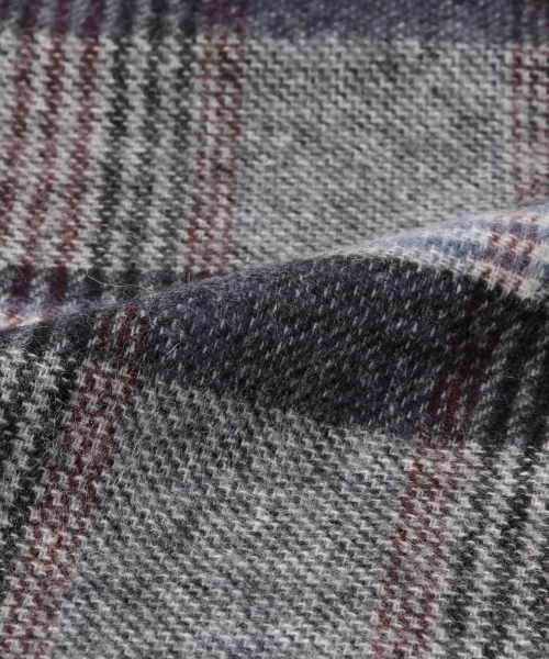 BEAMS（ビームス）の「BEAMS / グレンチェック リバーシブル マフラー 16FW（マフラー・メンズ・ネイビー/ブラウン/チャコールグレー・ONE SIZE）」の5枚目の写真