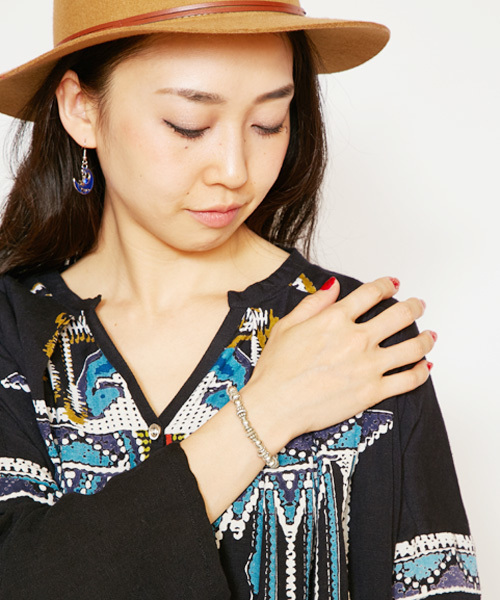 チャイハネ（チャイハネ）の「【チャイハネ】ミドルアビィブレスレット（ブレスレット・レディース・シルバー・FREE）」の5枚目の写真