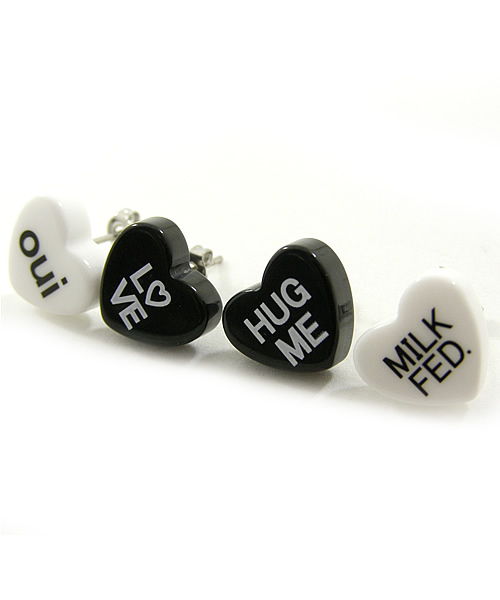 MILKFED.（ミルクフェド）の「CANDY HEARTS EARRING（ピアス（両耳用）・レディース・ブラック/マルチ/レッド・ONE SIZE）」の2枚目の写真