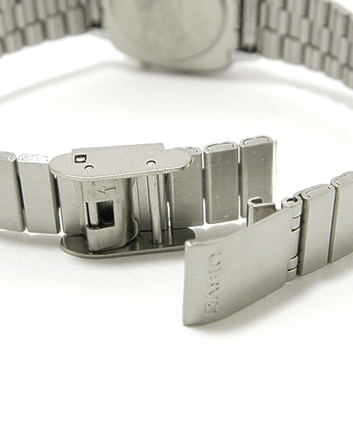 AMERICAN RAG CIE（アメリカンラグシー）の「CASIO（カシオ）時計　BRI-LA-670WA-1（アナログ腕時計・レディース・シルバー・ﾌﾘ-）」の5枚目の写真