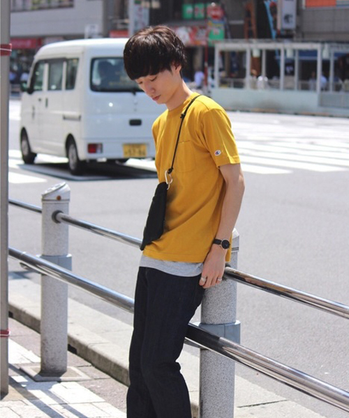 Champion（チャンピオン）の「【Champion】無地クルーネックTシャツ（Tシャツ/カットソー・メンズ・ホワイト/イエロー/グリーン/ダークグリーン/グレー/ベージュ/サックスブルー/ブラック/レッド/ネイビー/マスタード/ライトグレー/ブラウン/ダークグレー/ワイン/ブルー/ライトピンク/ターコイズブルー/ライトグリーン/オレンジ/ロイヤルブルー/ダークブラウン/パープル・MEDIUM/LARGE/SMALL/X-LARGE）」の19枚目の写真