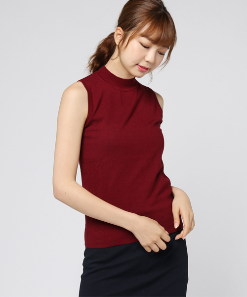 KOBE LETTUCE（コウベレタス）の「ノースリーブハイネックサマーニットトップス（ニット/セーター・レディース・ホワイト×ネイビー/ベージュ/ラベンダー/ピンク/ホワイト×ブラック/ブラック/サックスブルー/オフホワイト/ブルー/イエロー/ブラウン/ボルドー/カーキ/レッド/グリーン/ネイビー/グレー系・FREE/S/M）」の17枚目の写真