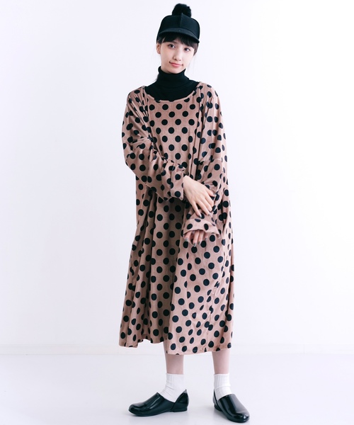 MERLOT（メルロー）の「ドット柄ワンピース1271（ワンピース・レディース・ブラック/ベージュ・FREE）」の2枚目の写真