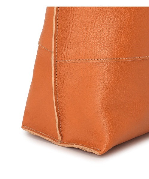 IL BISONTE(イルビゾンテ)の「IL BISONTE / ORIGINAL LEATHER / TOTE BAG(トートバッグ・レディース・ブラック/ライトブラウン/ナチュラル・FREE)」の8枚目の写真