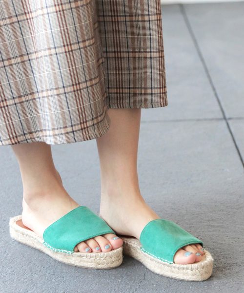 SESTO（セスト）の「ジュートソールのスリッパスライドサンダル（サンダル・レディース・ダークブラウン/シルバー/チェック/ブラック/グリーン/パープル・37/36/39/38）」の4枚目の写真