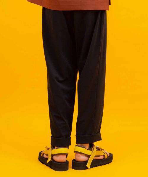 UNITED TOKYO（ユナイテッドトウキョウ）の「アンクルジャージーワイドテーパードスラックス（その他パンツ・メンズ・ネイビー/ブラウン・1/2/3）」の7枚目の写真