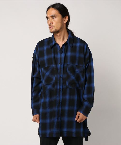 AZIONE（アジオネ）の「AZIONE/アジオネ/オンブレービッグシャツ（シャツ/ブラウス・メンズ・グレー/レッド/ブルー/グリーン・FREE）」の8枚目の写真