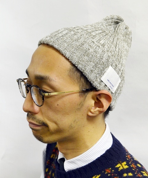 SHIPS（シップス）の「SCO: リブ ニットキャップ■（ニットキャップ/ビーニー・メンズ・グレー/ダークグレー/ブラック/ワイン/ピンクゴールド/グリーン/オリーブ/ブルー/ネイビー/パープル・ONE SIZE）」の3枚目の写真