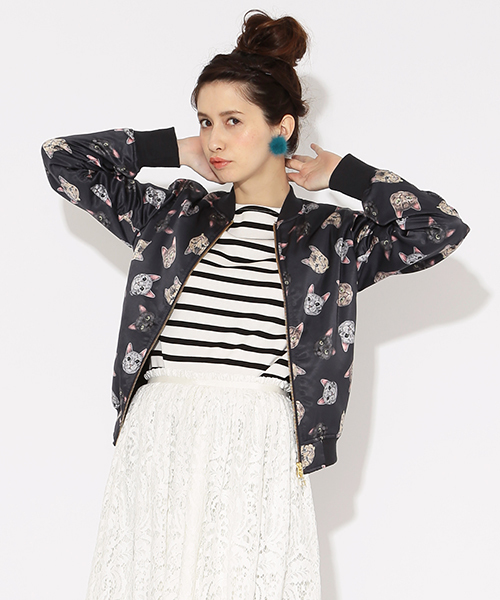 mmts(マミタス)の「mmts / 猫だらけ ブルゾン(ブルゾン・レディース・ネイビー/ピンク・ONE SIZE)」の2枚目の写真