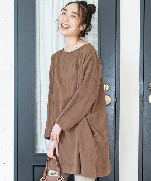 PUAL CE CIN(ピュアルセシン)の「ボタニカル刺繍チュニック(Tシャツ/カットソー・レディース・ブラック/ベージュ/アイボリー/キャメル・FREE)」の4枚目の写真