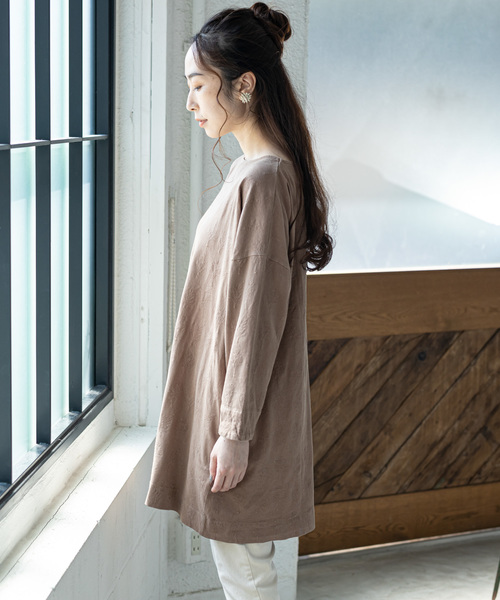 PUAL CE CIN(ピュアルセシン)の「ボタニカル刺繍チュニック(Tシャツ/カットソー・レディース・ブラック/ベージュ/アイボリー/キャメル・FREE)」の12枚目の写真