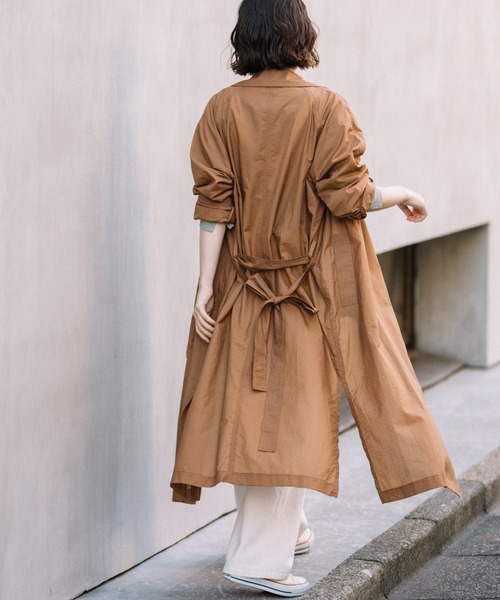 Munich（ミューニック）の「ナイロンコットンタフタ軽量トレンチコート（トレンチコート・レディース・アイボリー/ブルーグレー/ブラック/ブラウン・S/XS）」の7枚目の写真