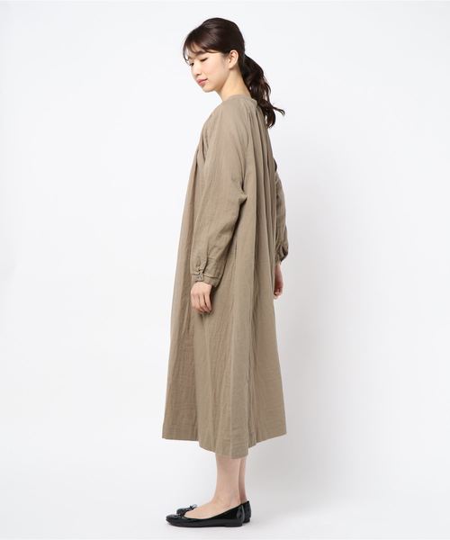 rps（アールピーエス）の「ダブルガーゼラグランスリーブギャザーワンピース（ワンピース・レディース・チャコールグレー/ベージュ/オフホワイト・M）」の4枚目の写真