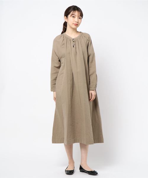 rps（アールピーエス）の「ダブルガーゼラグランスリーブギャザーワンピース（ワンピース・レディース・チャコールグレー/ベージュ/オフホワイト・M）」の7枚目の写真