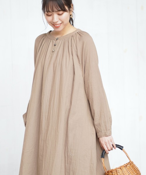 rps（アールピーエス）の「ダブルガーゼラグランスリーブギャザーワンピース（ワンピース・レディース・チャコールグレー/ベージュ/オフホワイト・M）」の6枚目の写真