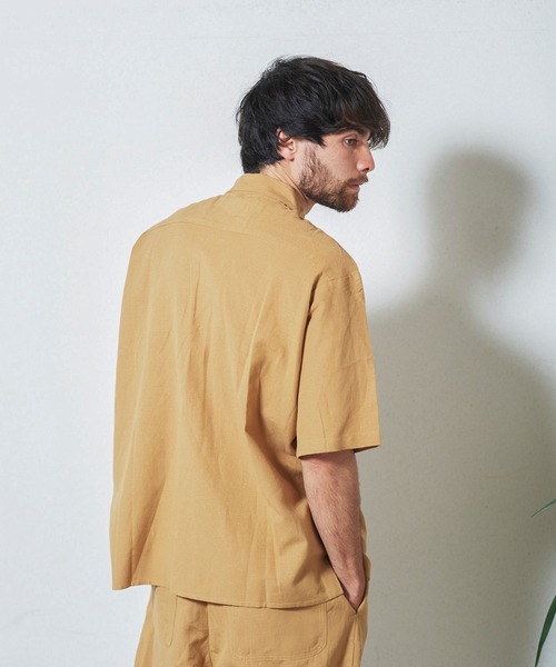 UNIVERSAL OVERALL(ユニバーサルオーバーオール)の「UNIVERSAL OVERALL × JACK & MARIE LINEN MIX OPEN COLOR SHIRT (2Colors)(ユニバーサルオーバーオール ジャックアンドマリー リネン ミックス オープンカラーシャツ)(Unisex)(シャツ/ブラウス・メンズ・サンドベージュ/オリーブドラブ・XS/S/M/L)」の14枚目の写真