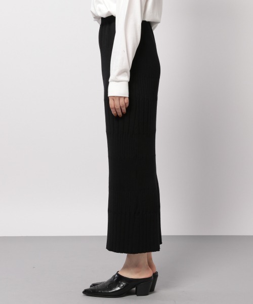 PAGEBOY(ページボーイ)の「ヘンケイリブニットスカート(スカート・レディース・オフホワイト/ブラック/ライム・FREE)」の7枚目の写真