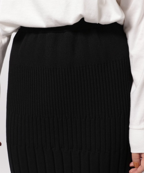 PAGEBOY(ページボーイ)の「ヘンケイリブニットスカート(スカート・レディース・オフホワイト/ブラック/ライム・FREE)」の16枚目の写真