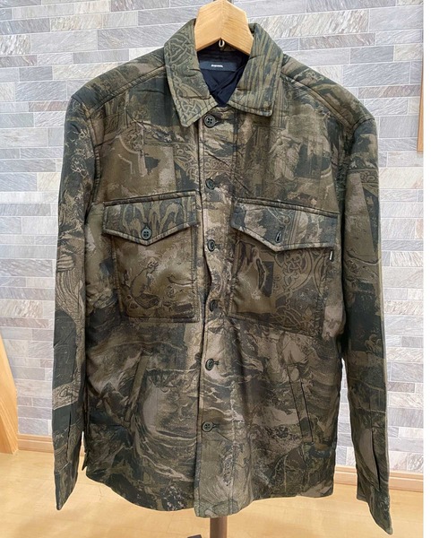 DIESEL（ディーゼル）の「グラフィックカモ パディング シャツ