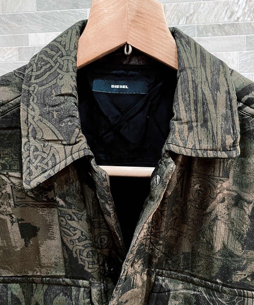 DIESEL（ディーゼル）の「グラフィックカモ パディング シャツ