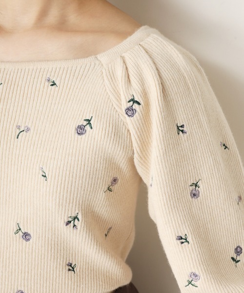 one after another NICE CLAUP（ワンアフターアナザーナイスクラップ）の「フラワー刺繍ニット（ニット/セーター・レディース・ブラック/グレー/アイボリー・FREE）」の12枚目の写真