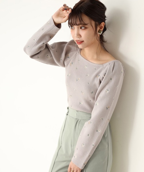 one after another NICE CLAUP（ワンアフターアナザーナイスクラップ）の「フラワー刺繍ニット（ニット/セーター・レディース・ブラック/グレー/アイボリー・FREE）」の8枚目の写真