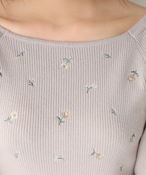 one after another NICE CLAUP（ワンアフターアナザーナイスクラップ）の「フラワー刺繍ニット（ニット/セーター・レディース・ブラック/グレー/アイボリー・FREE）」の13枚目の写真