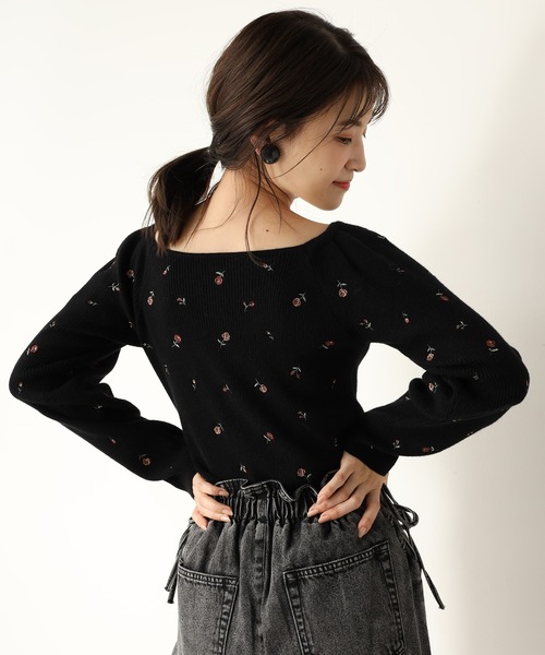 one after another NICE CLAUP（ワンアフターアナザーナイスクラップ）の「フラワー刺繍ニット（ニット/セーター・レディース・ブラック/グレー/アイボリー・FREE）」の20枚目の写真