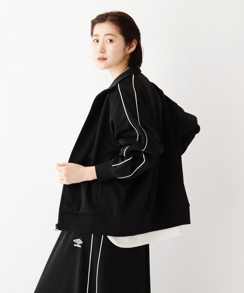 AG by aquagirl（エージーバイアクアガール）の「◆UMBRO配色ジャージ（ブルゾン・レディース・ブラック/ベージュ系8/ガンメタ・38）」の18枚目の写真