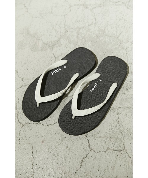 BLACK BY MOUSSY(ブラックバイマウジー)の「a×blkby beach sandal(a×blkby ビーチサンダル)(サンダル・レディース・ブラック/ネイビー/ピンク・36/37/38)」の1枚目の写真