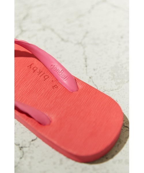 BLACK BY MOUSSY(ブラックバイマウジー)の「a×blkby beach sandal(a×blkby ビーチサンダル)(サンダル・レディース・ブラック/ネイビー/ピンク・36/37/38)」の7枚目の写真